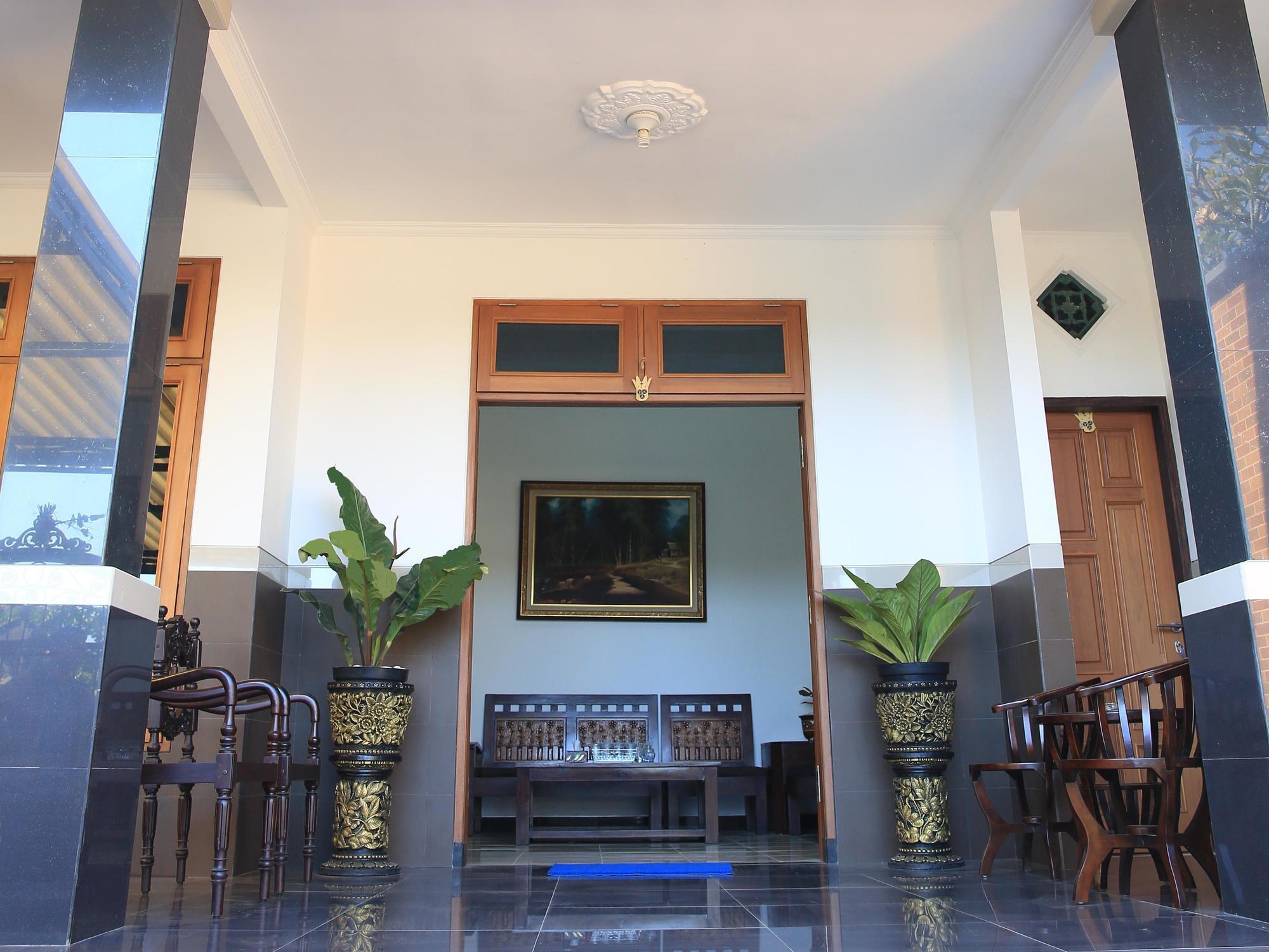 Puri Kusuma Pensión Selemadeg Exterior foto